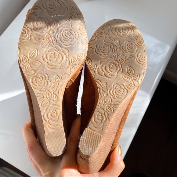 🍂 CARLOS SANTANA SUEDE LEATHER PERFORATED OPEN TOE WEDGE BOOTIES! - Picture 6 of 14